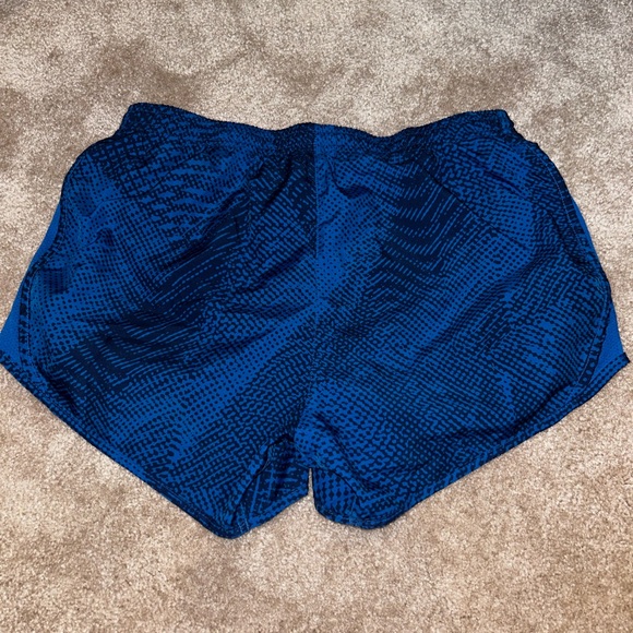 Women’s Nike Tempo Running Shorts Blue Patterned Size Small - Picture 2 of 3